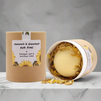 Boule de bain effervescente jaune Pamplemousse Camomille Romaine, beurre de karité, bain énergisant apaisant.